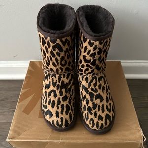 Cheetah/Leopard fur Uggs